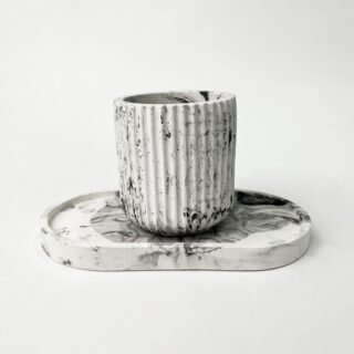 Pot décoratif texturé en marbre noir et blanc avec plateau assorti